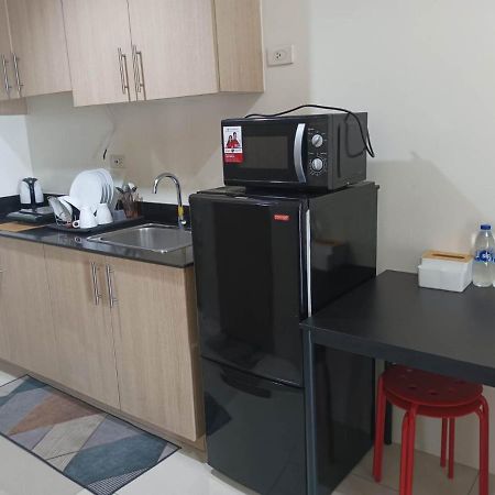 Breeze Residences - 1Br Unit With Balcony -Top Floor Manila Dış mekan fotoğraf
