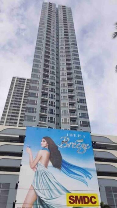 Breeze Residences - 1Br Unit With Balcony -Top Floor Manila Dış mekan fotoğraf