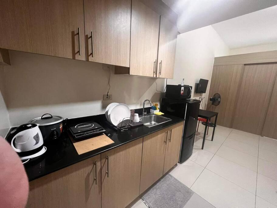 Breeze Residences - 1Br Unit With Balcony -Top Floor Manila Dış mekan fotoğraf