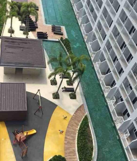 Breeze Residences - 1Br Unit With Balcony -Top Floor Manila Dış mekan fotoğraf